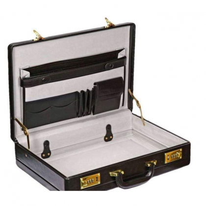 Budżetowa walizka posiadająca zaczep o kolorze czarnym - 44,5 x 32 x 11 cm - HQ05-AB